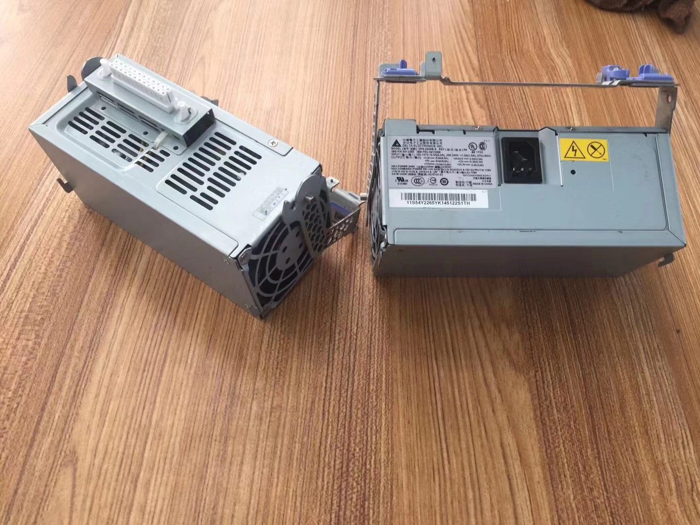 IBM TOSHIBA 4852-526 566-570 E70 POS Terminal Power thumbnail 2