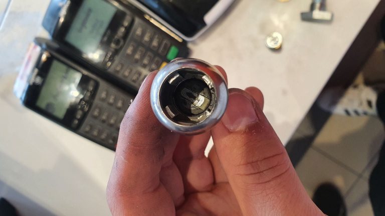 IBM TOSHIBA POS cash drawer lock nest