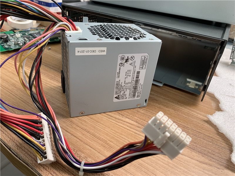 TOSHIBA IBM 4900-E45 4900-745 POS Computer Power - features and details